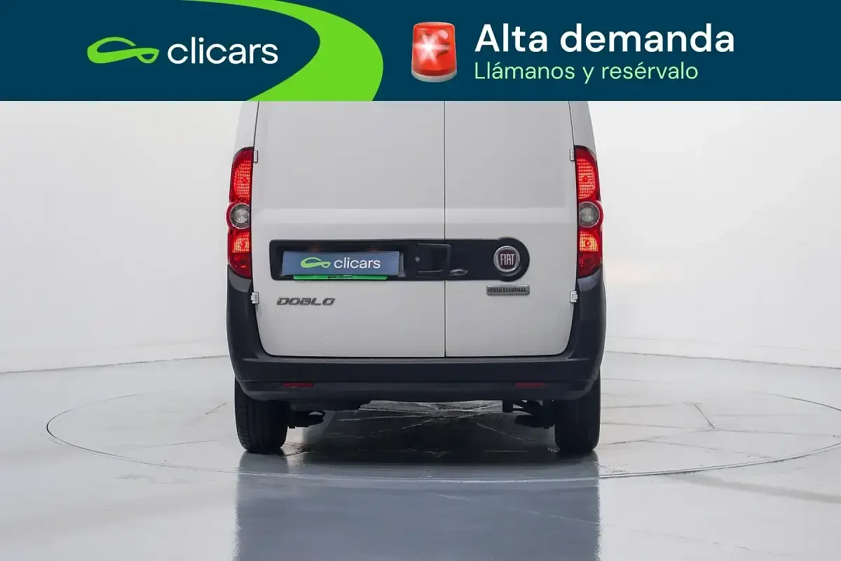 Usado Fiat Doblò 105 CV (77 kW) 2022 Blanco Monovolumen