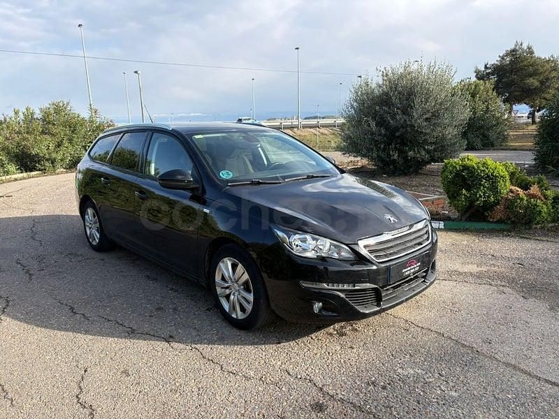 Usado Peugeot 308 SW Active 130 CV (95 kW) 2016 Negro Familiar