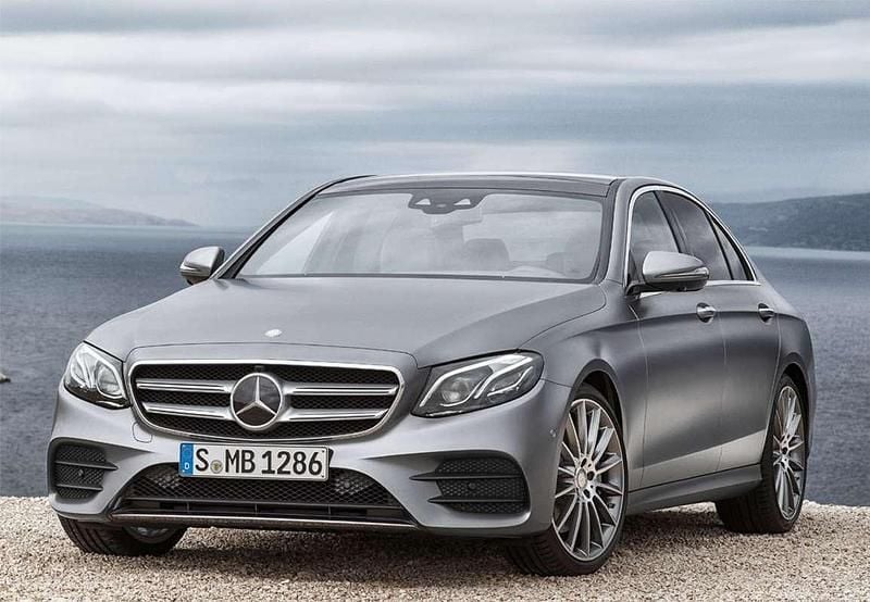 Usado Mercedes E300 245 CV (180 kW) 2017 Gris Berlina