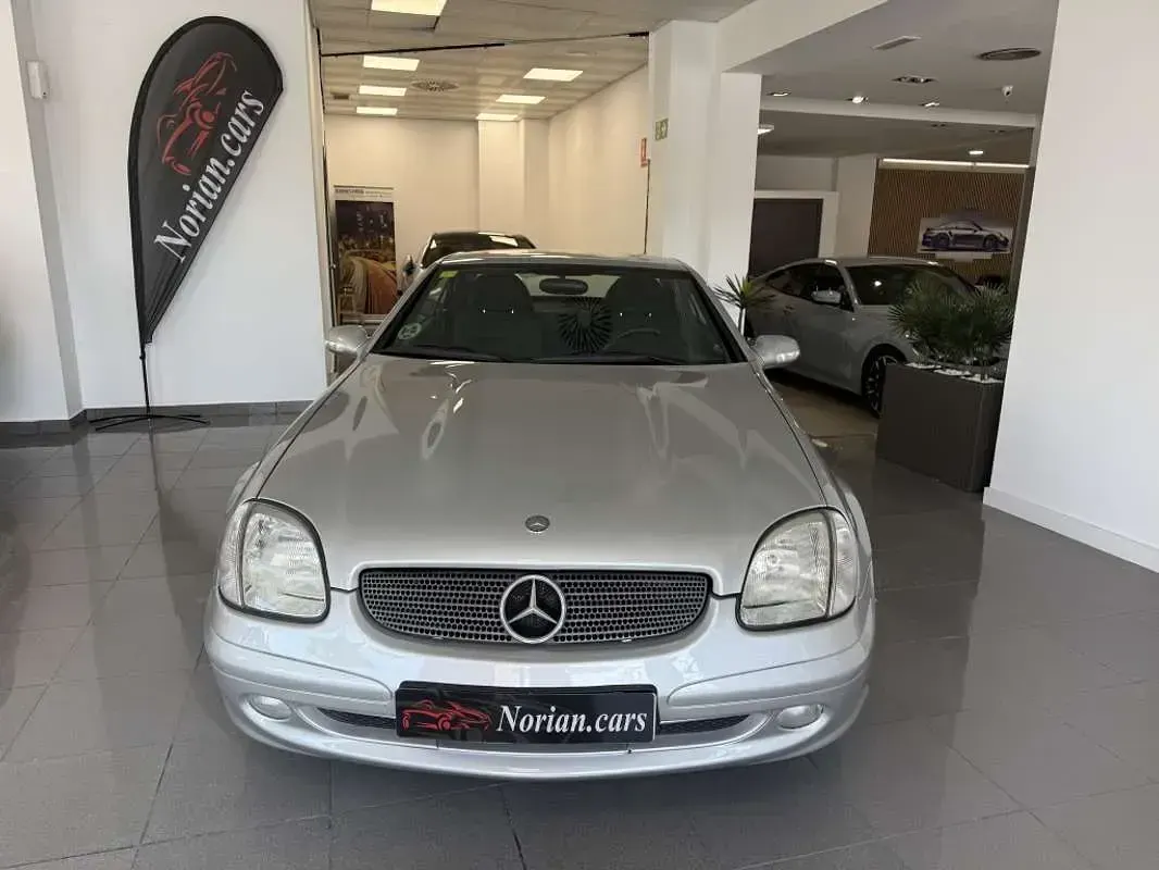Usado Mercedes SLK200 163 CV (119 kW) 2001 Gris Descapotable