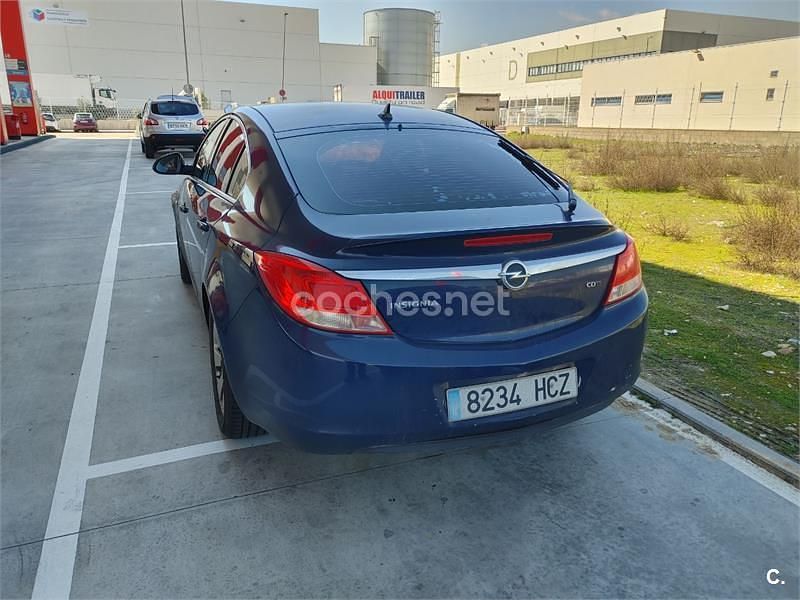 Usado Opel Insignia Edition 130 CV (95 kW) 2011 Negro Berlina