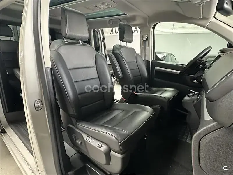 Usado Toyota Proace Verso Luxury 177 CV (130 kW) 2022 Gris / plata Familiar