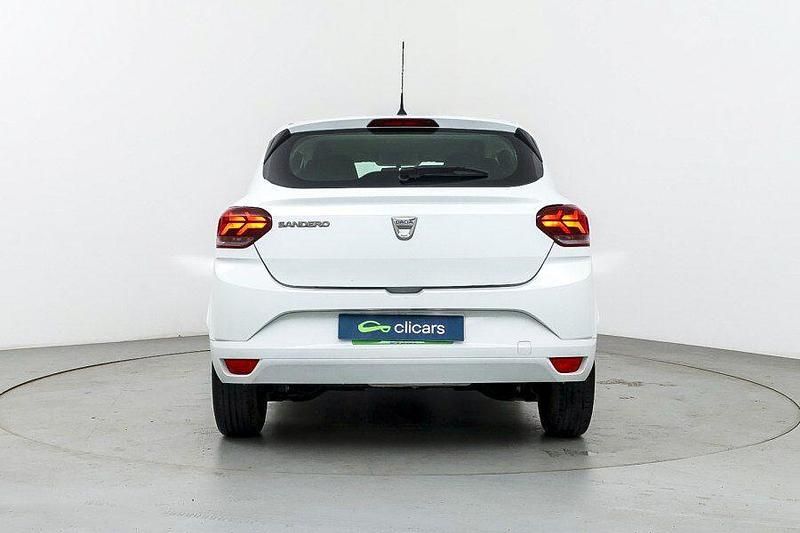 Usado Dacia Sandero Essentiel 91 CV (66 kW) 2022 Blanco Berlina