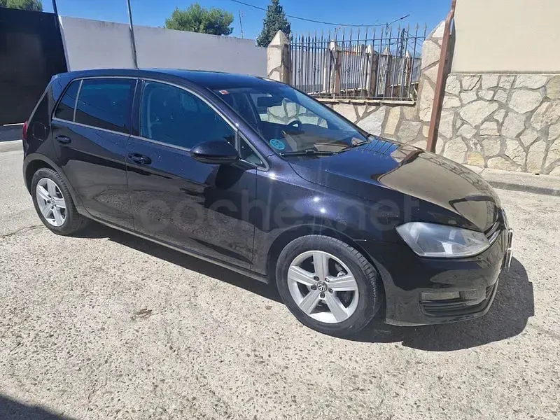 Usado VW Golf VII Advance 110 CV (80 kW) 2016 Negro Berlina