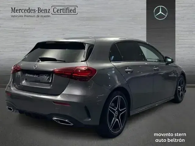 Usado Mercedes A200 Advanced 150 CV (110 kW) 2025 Gris / plata Berlina