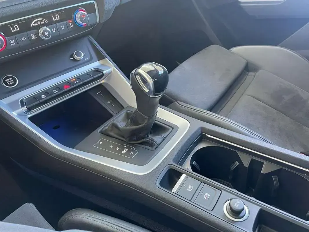 Usado Audi Q3 Advanced 150 CV (110 kW) 2024 Azul SUV