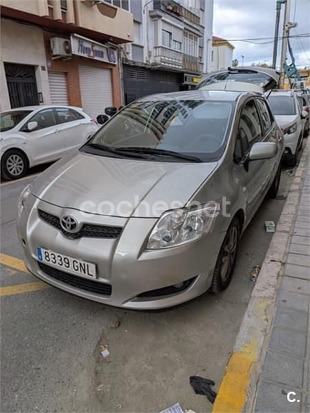 Usado Toyota Auris Active 90 CV (66 kW) 2009 Gris / plata Utilitario