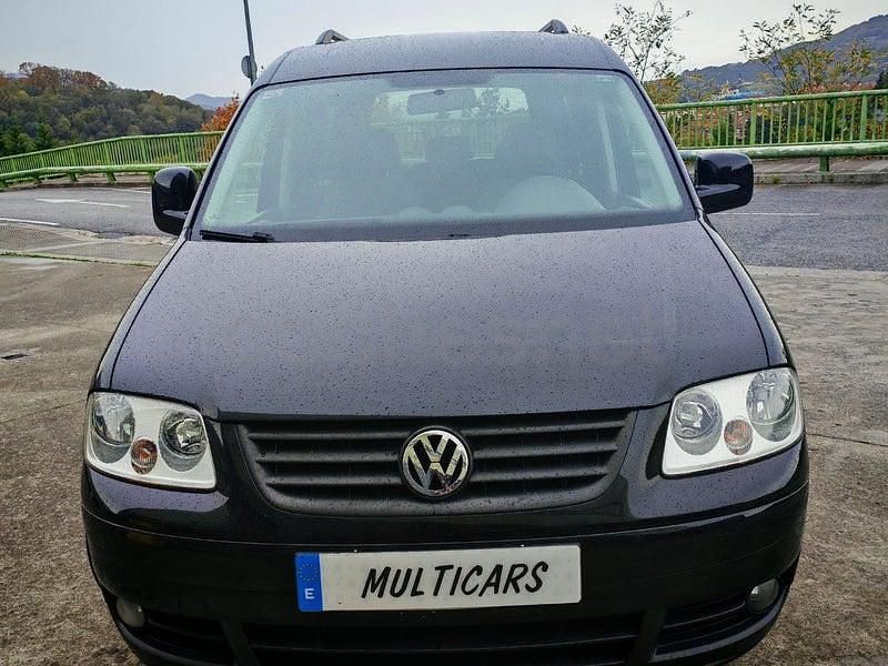 Usado VW Caddy Life 105 CV (77 kW) 2010 Negro Monovolumen