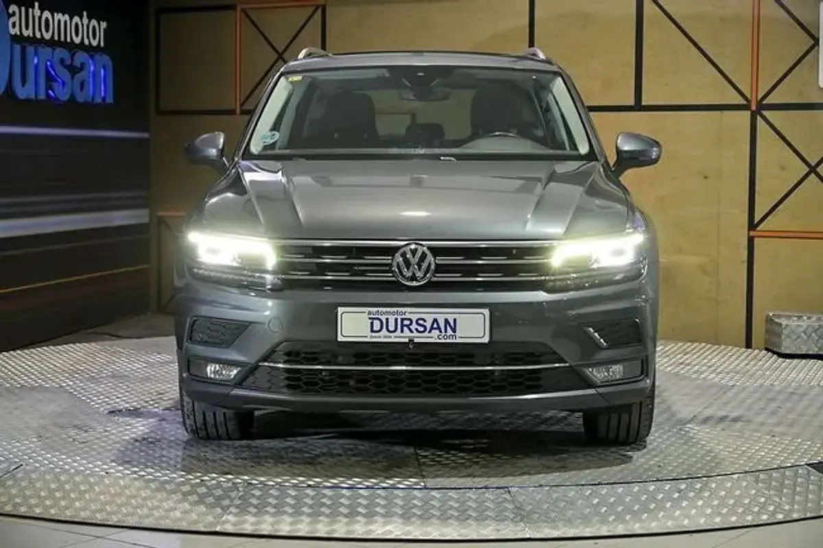 Usado VW Tiguan Sportline 190 CV (139 kW) 2020 Gris SUV