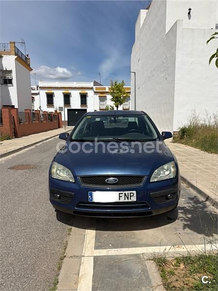 Usado Ford Focus Trend 90 CV (66 kW) 2007 Azul Berlina