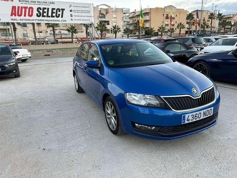 Azul Usado 2018 Skoda Rapid Active Utilitario | 9900 € - Imagen 1/4