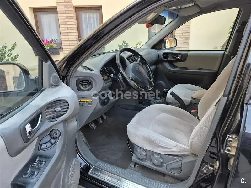 Usado Hyundai Santa Fe Comfort 125 CV (91 kW) 2007 Negro SUV