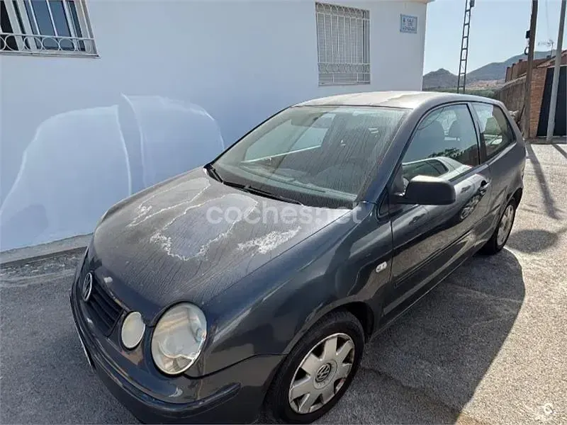 Usado VW Polo Trendline 75 CV (55 kW) 2002 Negro Utilitario