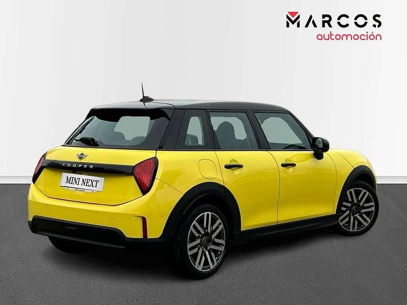 Usado Mini Cooper 156 CV (114 kW) 2024 Amarillo Utilitario