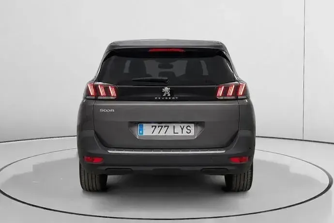 Usado Peugeot 5008 Allure 131 CV (96 kW) 2022 Gris SUV