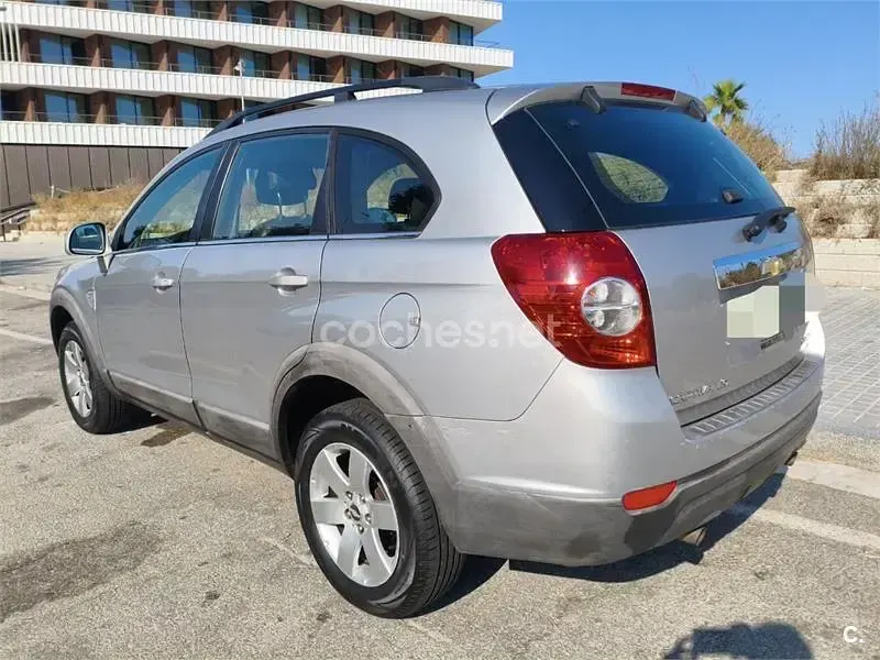 Usado Chevrolet Captiva LS 136 CV (100 kW) 2006 Gris / plata SUV