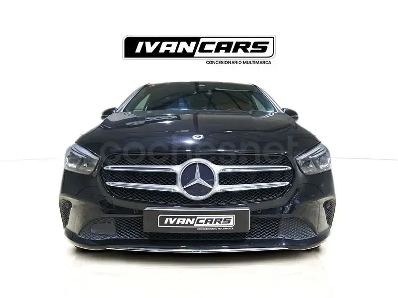 Usado Mercedes B200 150 CV (110 kW) 2020 Negro Utilitario