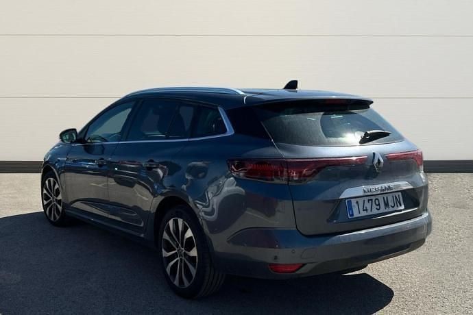 Używany Renault Mégane IV Techno 140 KM (102 kW) 2023 Szary Hatchback