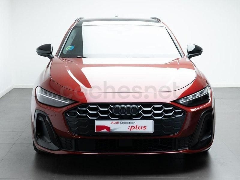 Usado Audi A5 Ambiente 204 CV (150 kW) 2025 Rojo Familiar