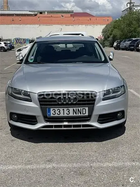 Usado Audi A4 120 CV (88 kW) 2009 Gris / plata Familiar