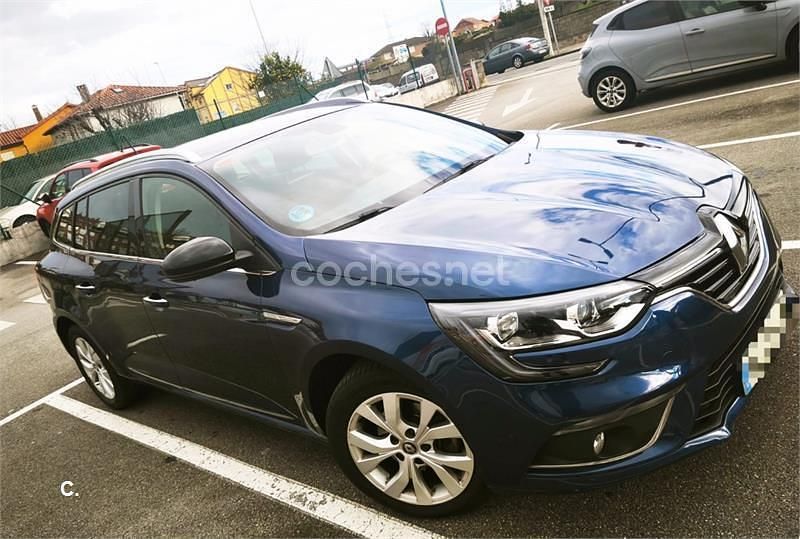 Usado Renault Mégane GrandTour LIMITED 140 CV (102 kW) 2019 Azul Familiar