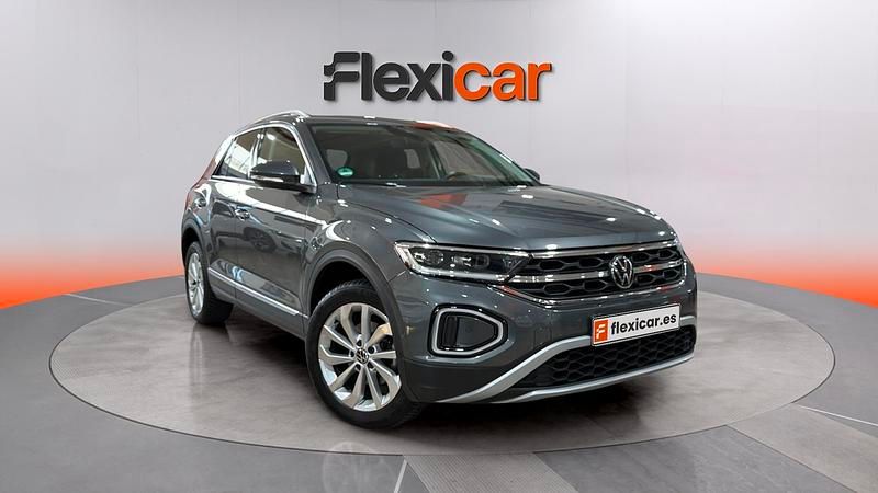 Usado VW T-Roc 110 CV (80 kW) 2023 Gris SUV