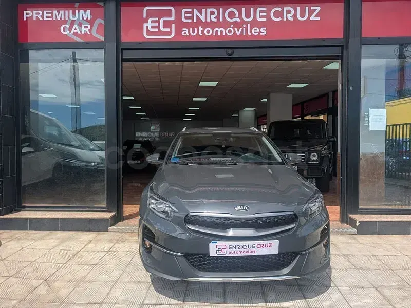 Usado Kia XCeed 141 CV (103 kW) 2021 Gris / plata SUV