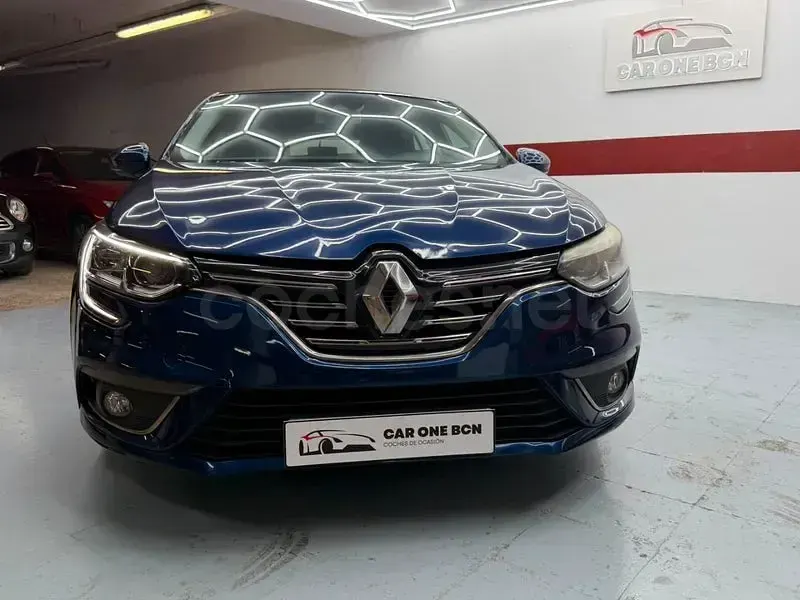 Usado Renault Mégane IV Zen 130 CV (95 kW) 2017 Azul Berlina
