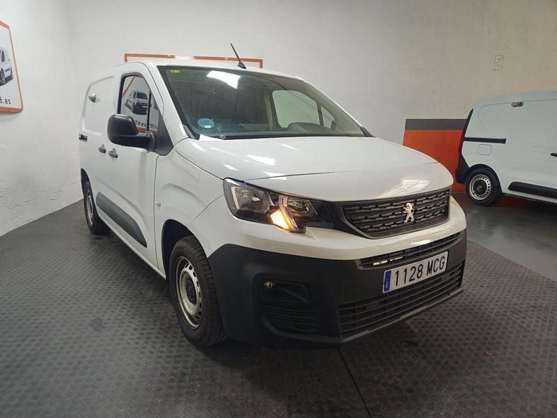 Usado Peugeot Partner Premium 100 CV (73 kW) 2022 Blanco Monovolumen