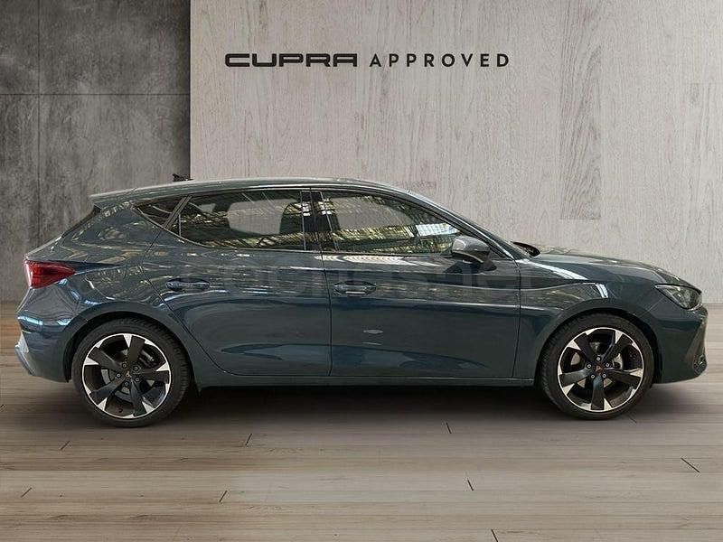 Usado Cupra Leon 150 CV (110 kW) 2025 Azul Berlina