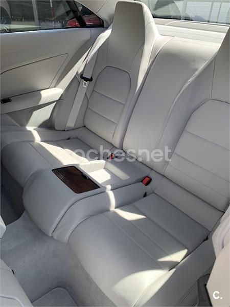 Usado Mercedes E220 Elegance 170 CV (125 kW) 2011 Negro Coupe