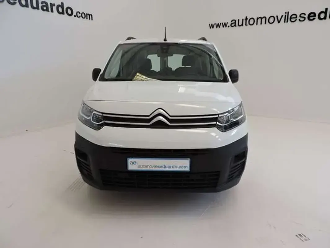 Usado Citroën Berlingo Live 102 CV (75 kW) 2021 Blanco Monovolumen