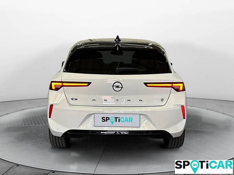 Usado Opel Astra 114 kW (156 CV) 2023 Blanco Utilitario