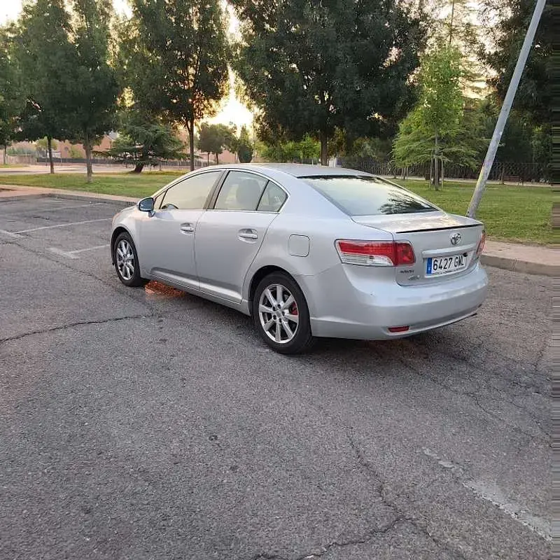 Usado Toyota Avensis Executive 126 CV (92 kW) 2009 Gris Berlina