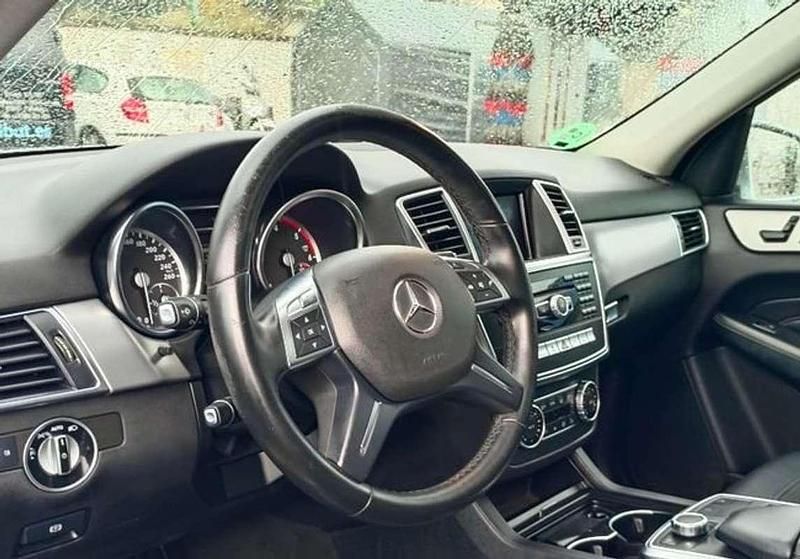 Usado Mercedes ML250 Edition 1 204 CV (150 kW) 2014 Gris / plata SUV