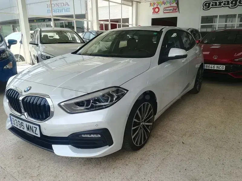 Usado BMW 118 136 CV (100 kW) 2024 Blanco Berlina