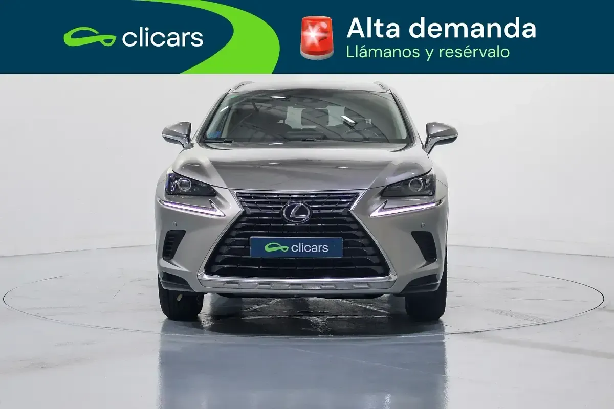 Usado Lexus NX300h Business Edition 197 CV (144 kW) 2020 Gris / plata SUV