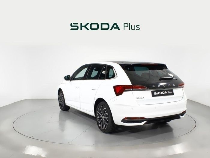 Blanco Usado 2024 Skoda Scala Utilitario | 24.500 € (Caro) - Imagen 1/4