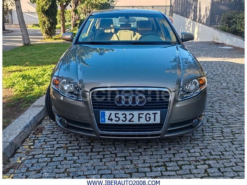 Usado Audi A4 140 CV (102 kW) 2006 Gris / plata Berlina