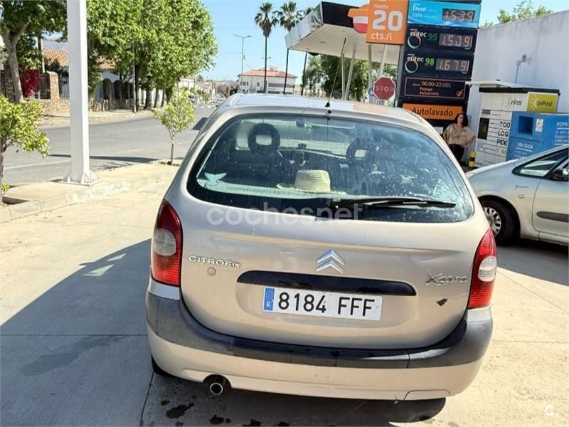 Gris / plata Usado 2006 Citroën Xsara Picasso Monovolumen | 3700 € (Un poco caro) - Imagen 1/4