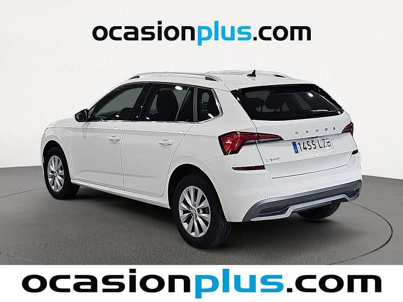 Usado Skoda Kamiq Ambition 110 CV (80 kW) 2022 Blanco SUV