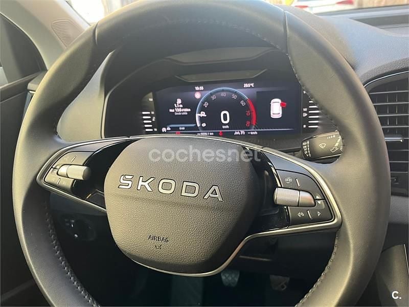 Usado Skoda Karoq Selection 150 CV (110 kW) 2025 Blanco SUV