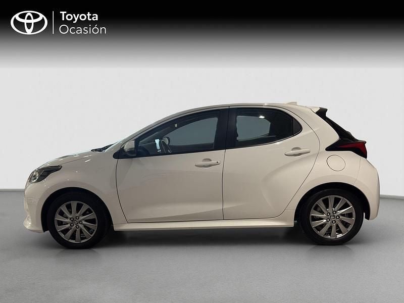 Usado Toyota Yaris Active 116 CV (85 kW) 2022 Blanco Utilitario