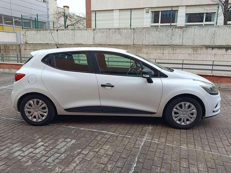 Usado Renault Clio IV Business 75 CV (55 kW) 2017 Blanco Utilitario
