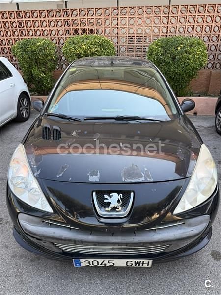 Usado Peugeot 206+ 60 CV (44 kW) 2010 Negro Utilitario