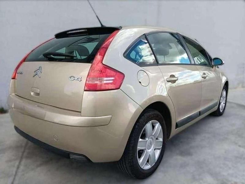 Usado Citroën C4 90 CV (66 kW) 2005 Amarillo Utilitario