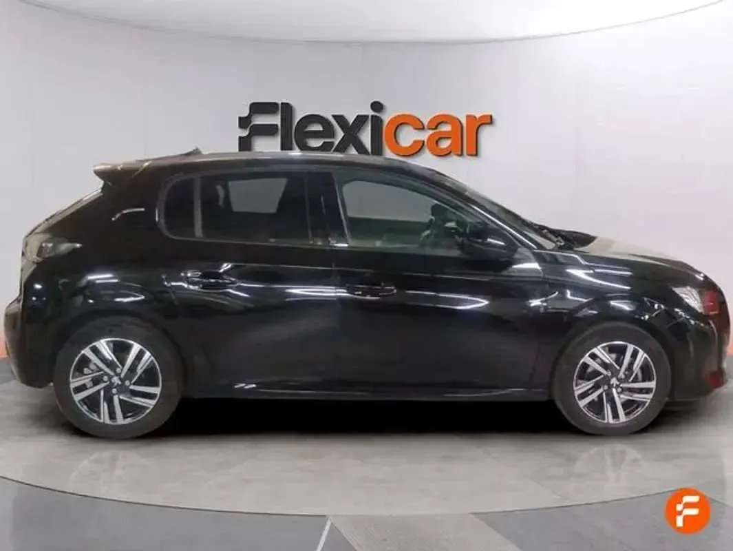 Usado Peugeot 208 Active 101 CV (74 kW) 2019 Negro Utilitario