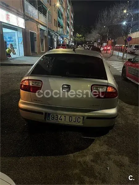 Usado Seat Leon 105 CV (77 kW) 2005 Gris / plata Utilitario