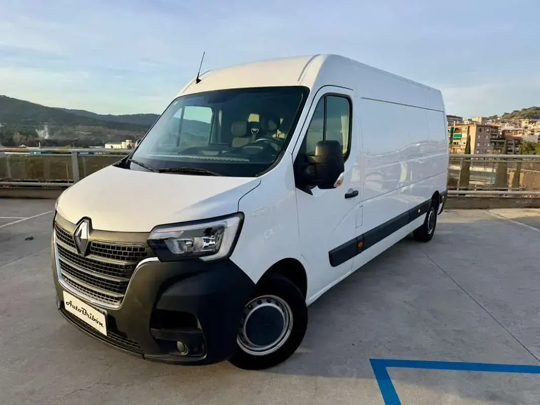 Usado Renault Master 135 CV (99 kW) 2022 Blanco Monovolumen