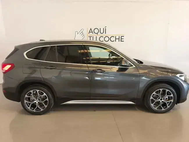 Usado BMW X1 Comfort Edition 136 CV (100 kW) 2022 Gris / plata SUV